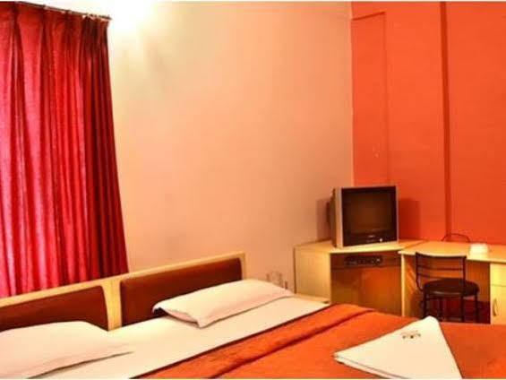 Oyo 4606 Hotel Maple Green Suites Bangalore Exterior foto