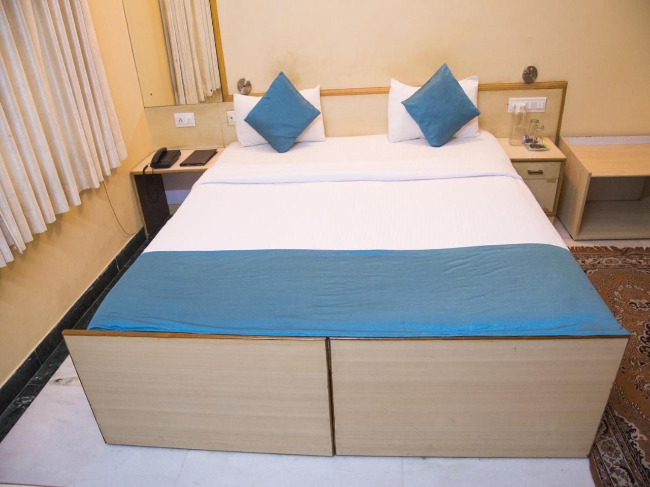 Oyo 4606 Hotel Maple Green Suites Bangalore Exterior foto